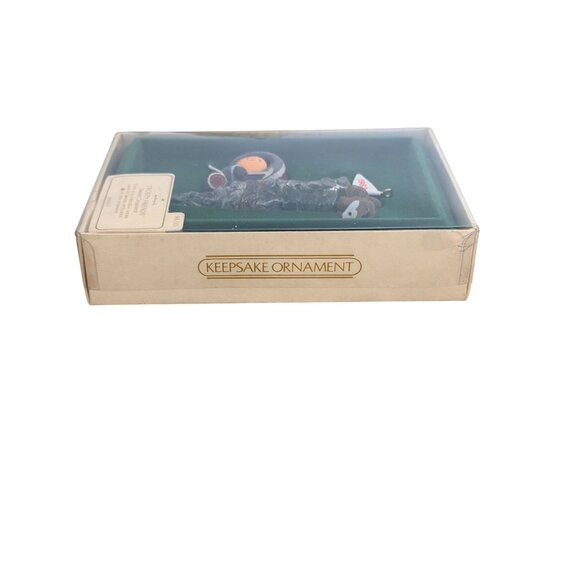 Hallmark Frosty Friends 1982 Ornament #3 Eskimo & Husky on Icicle Boxed - Picture 15 of 16